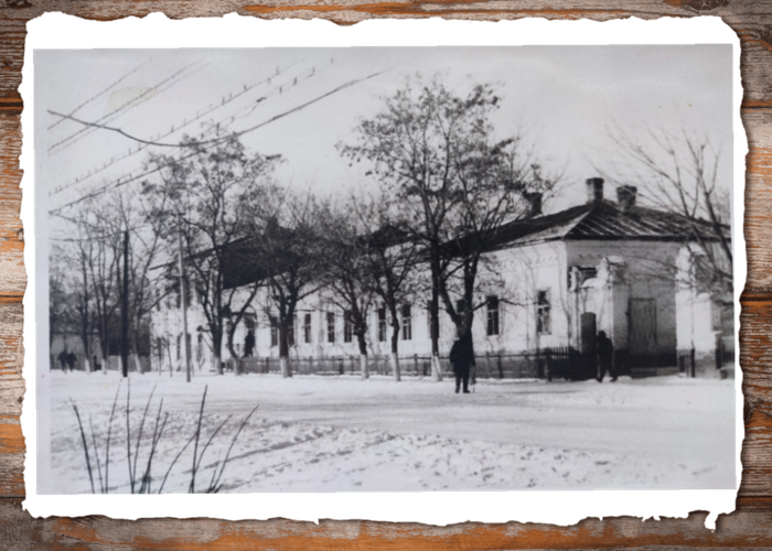 8 Дом Шаманского . В нем находилось Общество взаимного кредита. Ул. Орджоникидзе.Фото 1971 г.