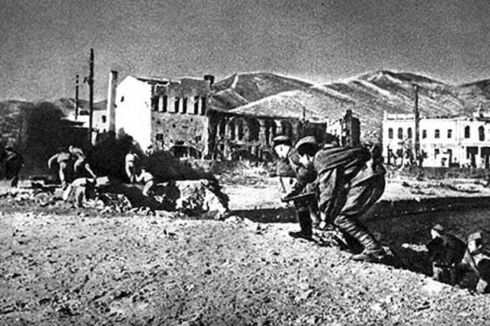 2 февраля 1943 года Красная Армия освободила от немецко-фашистских захватчиков Крыловский район. Полгода длилась оккупация, за это время враг совершил много бесчеловечных преступлений, нанес большой урон экономике территории.